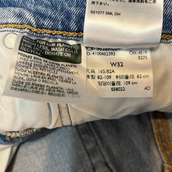 Levi's 501 High Rise Button Fly Light Wash Tango Raw Hem Shorts NWT Sz 32 - Picture 5 of 9